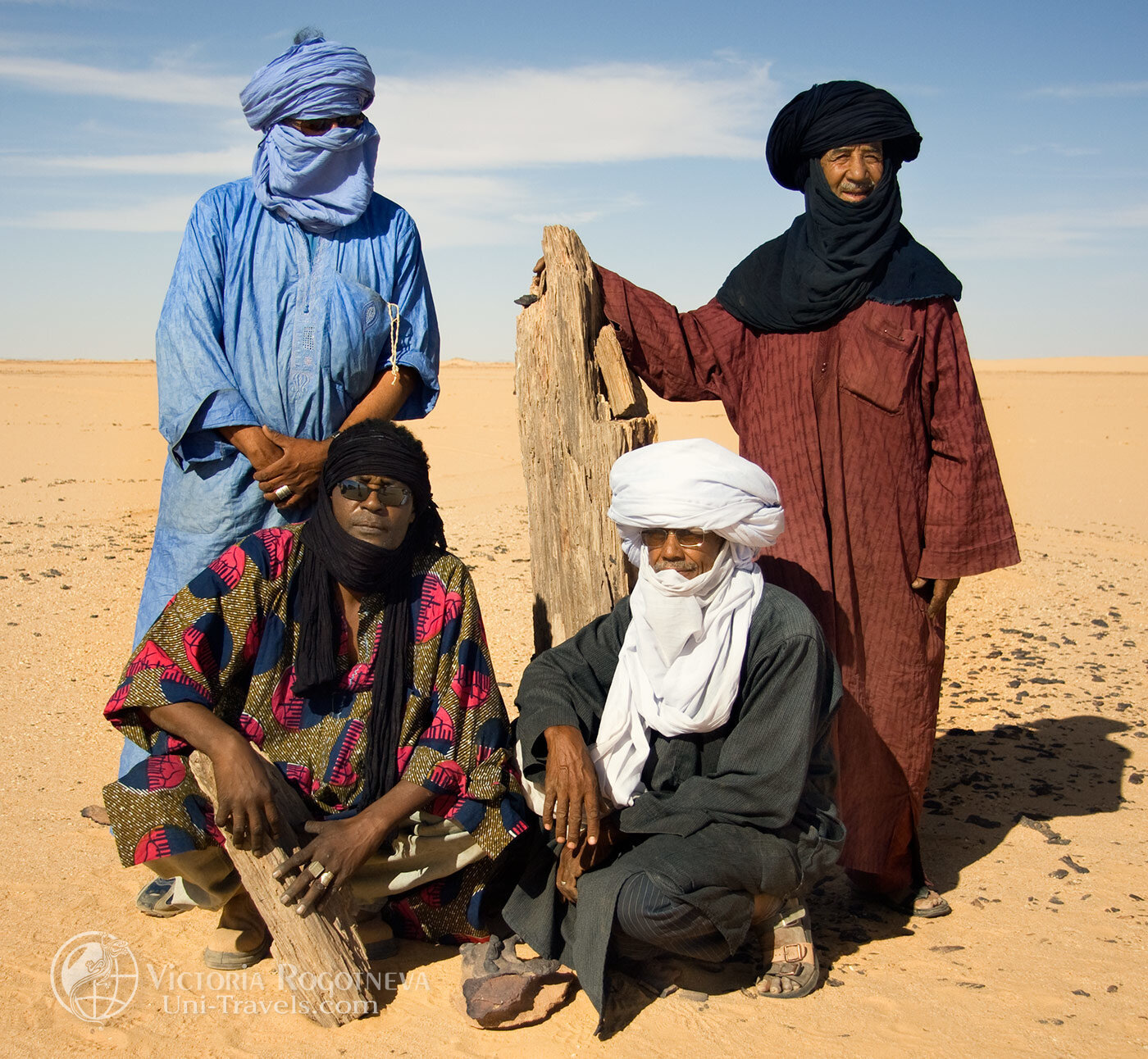 Страна ливия алжир. Берберы туареги бедуины. Арабы берберы туареги. Туареги Марокко бедуины. Алжир туареги.